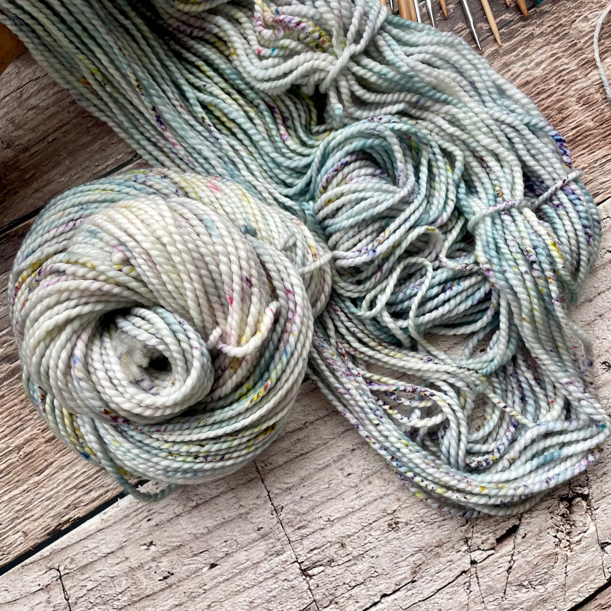 ontheround: uniquely hand dyed yarn & fiber